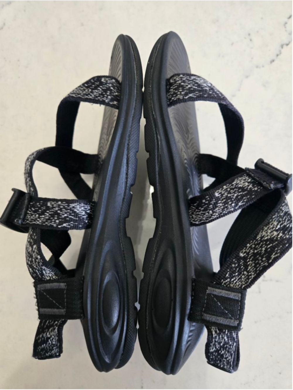 Women's Chaco Sandals Size 6 Black and White - Picture 10 of 12